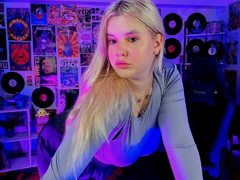 ViolaBunny - female with black hair and  big tits webcam at LiveJasmin