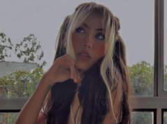 Lola_Stonner - female with brown hair and  small tits webcam at ImLive