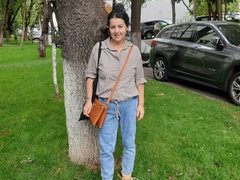 LollaGreate_ - female with black hair and  big tits webcam at ImLive