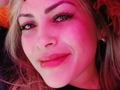 Lorain3madness029 - female webcam at ImLive