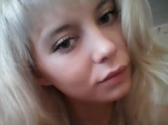 Loraxlux - blond female with  big tits webcam at xLoveCam