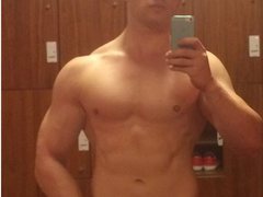 MuscleBrad - male webcam at ImLive