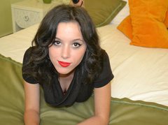 LovelyJulliette - female with black hair webcam at ImLive