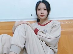 Lovelybaby567 from ImLive