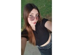 Loren420 - female with  small tits webcam at ImLive