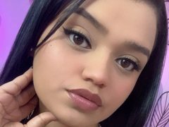 Lucianamml - female with black hair webcam at ImLive