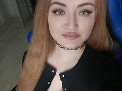 LuckAmelia - female with red hair and  big tits webcam at ImLive