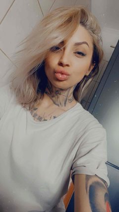LuckyDeniz - female with black hair and  big tits webcam at LiveJasmin