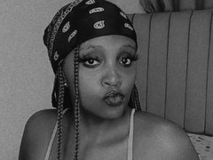 LuckyQueenLucky from ImLive