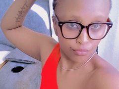 LuckyQueenLucky - female webcam at ImLive