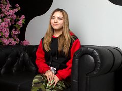 LucyBrickman - female with brown hair and  small tits webcam at LiveJasmin
