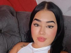 LucyCarson - female with black hair webcam at ImLive