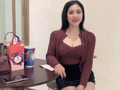 Luna2k899 - female webcam at ImLive