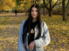 Luna79 - female with black hair and  big tits webcam at ImLive