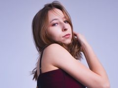 LunaBlazer - female with red hair and  small tits webcam at ImLive