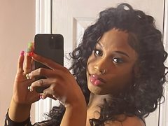 lulmama - shemale with black hair webcam at ImLive