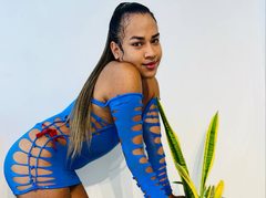 luna18 - shemale webcam at ImLive