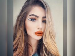 MARTINIKat - female with brown hair and  small tits webcam at xLoveCam