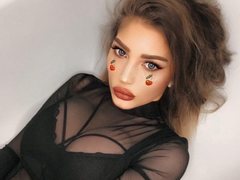 MARTINIKat - female with brown hair and  small tits webcam at xLoveCam