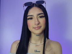 MaddieJewliz_ from ImLive