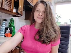 Malinka_Mila - female with brown hair webcam at ImLive