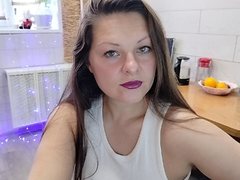 Malinka_Mila - female with brown hair webcam at ImLive