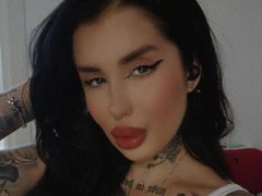 MallorieFoxx - female with brown hair and  big tits webcam at ImLive