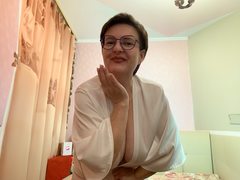 MargieEvans - female with black hair and  big tits webcam at xLoveCam