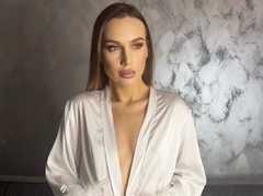MargooHill - blond female webcam at ImLive