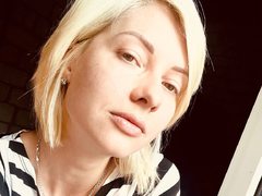 MargoRobby - blond female webcam at xLoveCam