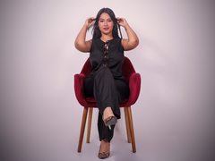 MariamCollins - female with black hair webcam at ImLive