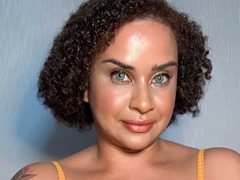 MarianaJade - female with black hair and  big tits webcam at ImLive