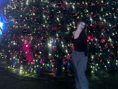 MarianneBowe - female with brown hair and  big tits webcam at xLoveCam