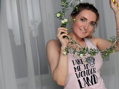 NadinBrave - female with brown hair and  big tits webcam at xLoveCam