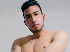 DereckBlue - male webcam at LiveJasmin
