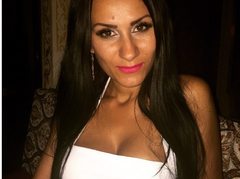 Maxim05 - female with black hair and  small tits webcam at ImLive