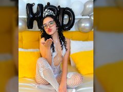 macarou - female with black hair and  small tits webcam at ImLive