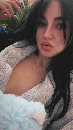 malikriss - female with black hair and  small tits webcam at ImLive