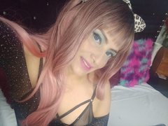 MartaSmit - female with red hair and  small tits webcam at LiveJasmin