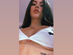 AnaStele - female with brown hair webcam at ImLive