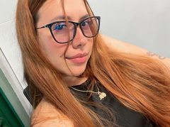 Meghanwhite - female with red hair and  small tits webcam at ImLive