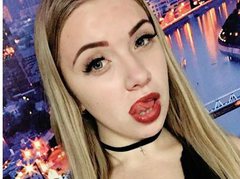 Melanie - blond female with  big tits webcam at ImLive