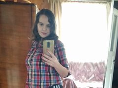 MelanieAhHot - female with brown hair and  small tits webcam at xLoveCam