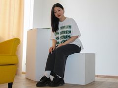 MelissaPlum - female with black hair webcam at LiveJasmin