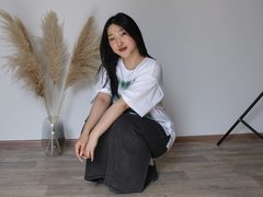 MelissaPlum - female with black hair webcam at LiveJasmin