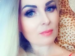 Meridian - blond female with  small tits webcam at xLoveCam