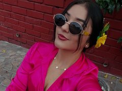 Mia_Frost - female with black hair and  big tits webcam at ImLive