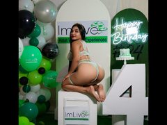 Mia_Gomez - female with black hair webcam at ImLive