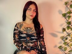 Mia_Green - female with red hair and  small tits webcam at ImLive