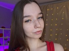 MarryMia - female with brown hair webcam at LiveJasmin